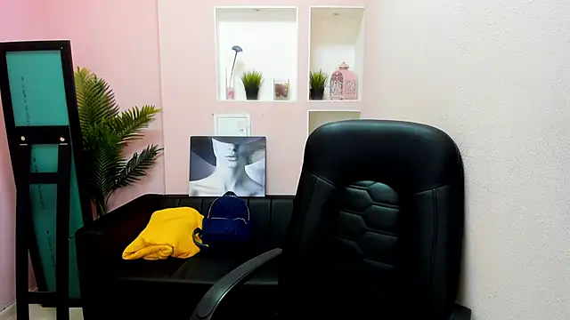 Snapshot of Persephoni chatting on March 15, 6:03 am Persephoni online show from March 15, 6:03 am