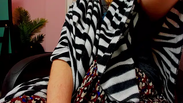 Snapshot of Persephoni chatting on September 13, 4:01 am Persephoni online show from September 13, 4:01 am