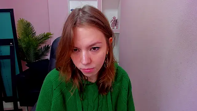 Snapshot of Persephoni chatting on December 16, 4:56 pm Persephoni online show from December 16, 4:56 pm