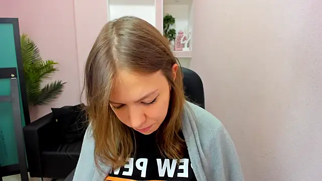 Snapshot of Persephoni chatting on January 17, 4:54 pm Persephoni online show from January 17, 4:54 pm