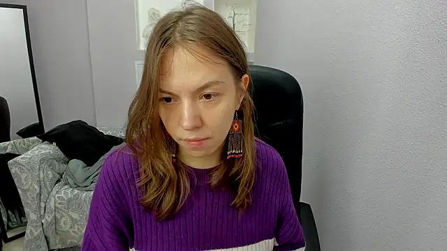 Snapshot of Persephoni chatting on February 21, 4:19 pm Persephoni online show from February 21, 4:19 pm