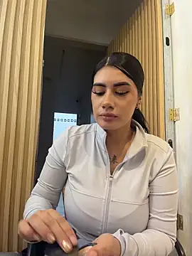 clarachanelricek online show from May 26, 8:27 pm