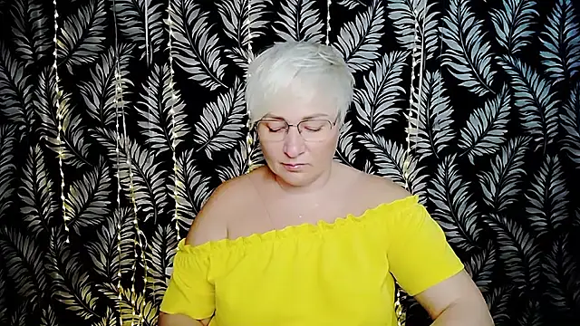 Snapshot of Olivia_playful chatting on June 29, 10:37 am Olivia playful online show from June 29, 10:37 am