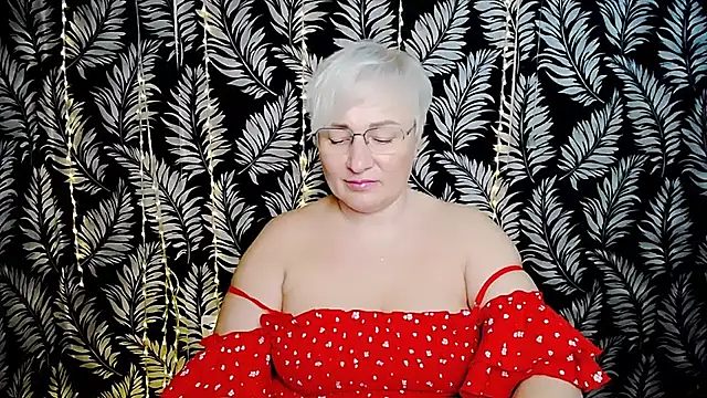 Snapshot of Olivia_playful chatting on July 31, 10:25 am Olivia playful online show from July 31, 10:25 am