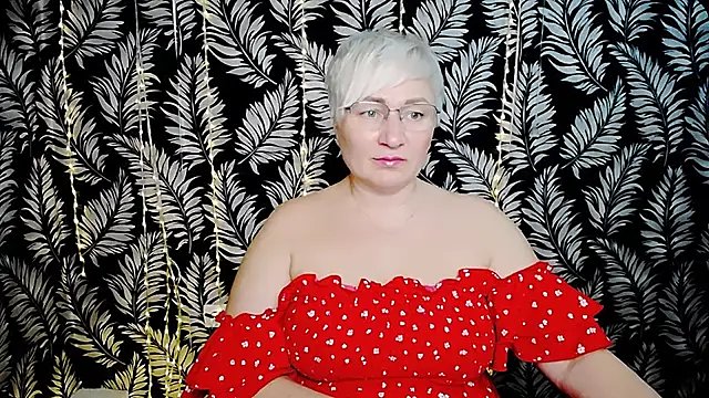 Snapshot of Olivia_playful chatting on August 3, 10:32 am Olivia playful online show from August 3, 10:32 am