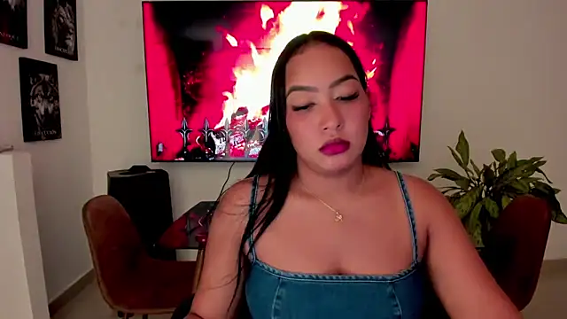 Snapshot of brunetenikole02 chatting on October 20, 2:01 am brunetenikole02 online show from October 20, 2:01 am