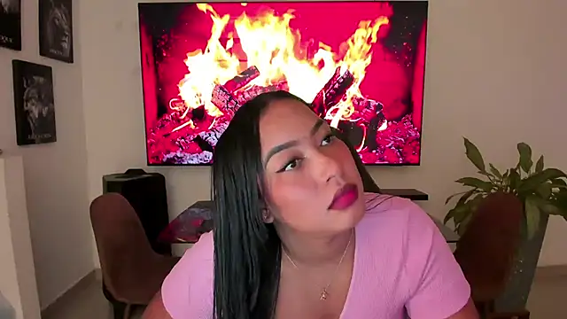 Snapshot of brunetenikole02 chatting on October 25, 2:08 am brunetenikole02 online show from October 25, 2:08 am