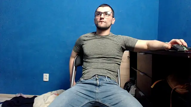 Snapshot of alex_blu chatting on March 23, 9:10 am alex blu online show from March 23, 9:10 am