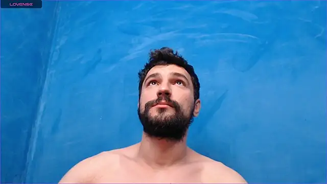 Snapshot of alex_blu chatting on October 11, 12:58 pm alex blu online show from October 11, 12:58 pm