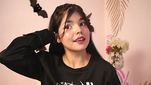 Snapshot of dianebleu chatting on November 4, 4:33 am dianebleu online show from November 4, 4:33 am