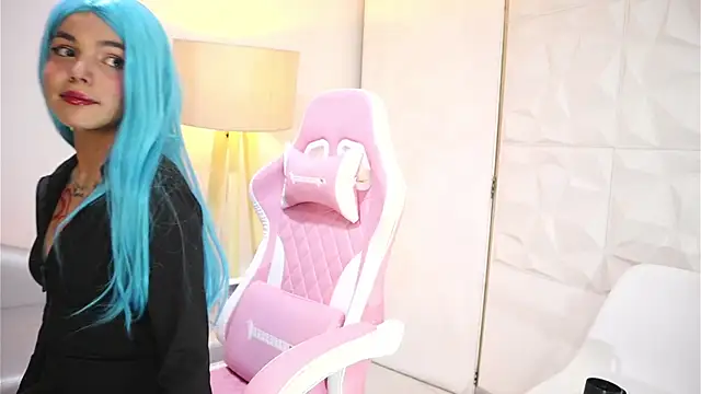 Snapshot of dianebleu chatting on November 5, 4:34 am dianebleu online show from November 5, 4:34 am