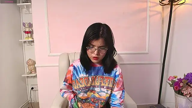 Snapshot of dianebleu chatting on November 29, 1:14 pm dianebleu online show from November 29, 1:14 pm