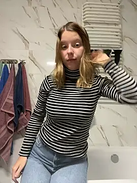 kimczii online show from March 14, 7:01 pm