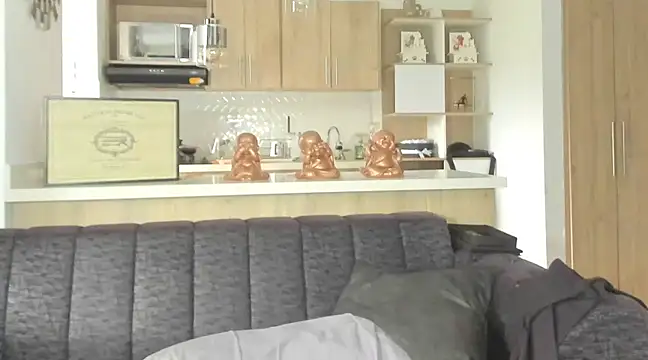 Snapshot of BradleySmithx chatting on March 1, 9:37 pm BradleySmithx online show from March 1, 9:37 pm
