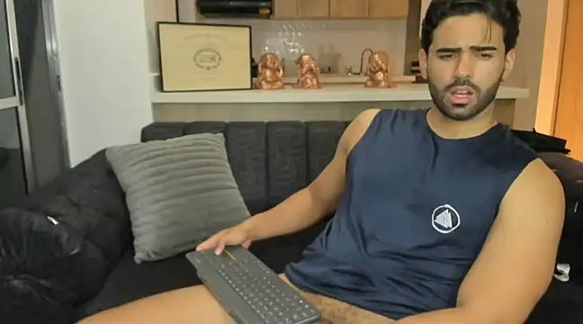 Snapshot of BradleySmithx chatting on March 21, 5:11 am BradleySmithx online show from March 21, 5:11 am