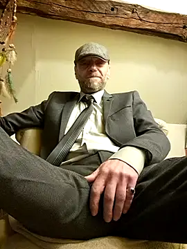 Snapshot of eddouxxx78 chatting on December 22, 10:28 am eddouxxx78 online show from December 22, 10:28 am