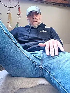 Snapshot of eddouxxx78 chatting on October 4, 9:18 am eddouxxx78 online show from October 4, 9:18 am