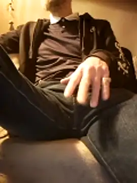 Snapshot of eddouxxx78 chatting on November 28, 7:05 pm eddouxxx78 online show from November 28, 7:05 pm