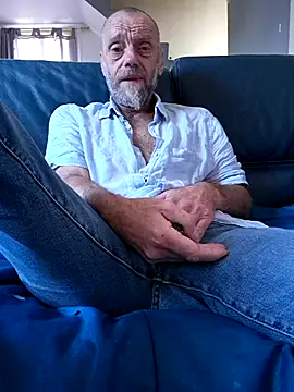 Snapshot of eddouxxx78 chatting on July 28, 6:20 pm eddouxxx78 online show from July 28, 6:20 pm