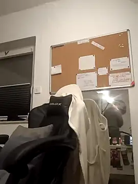 Snapshot of Youngtimer_1997 chatting on January 5, 4:58 am Youngtimer 1997 online show from January 5, 4:58 am