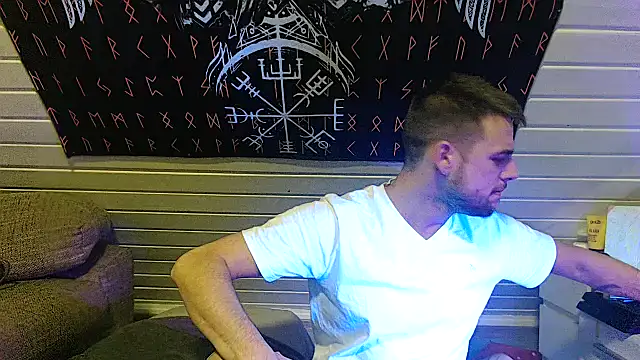 Snapshot of Youngtimer_1997 chatting on December 5, 8:16 pm Youngtimer 1997 online show from December 5, 8:16 pm