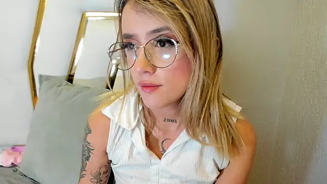 Snapshot of Sabrina_Cole chatting on January 31, 6:24 am Sabrina Cole online show from January 31, 6:24 am