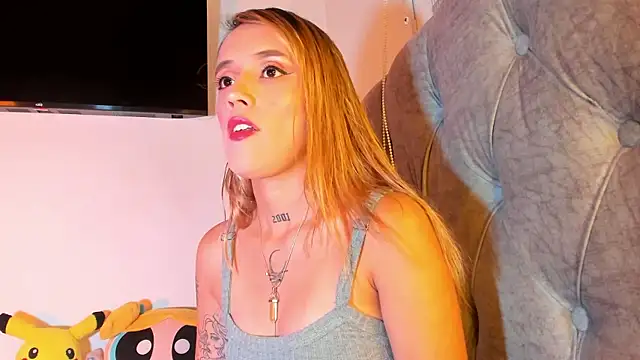 Snapshot of Sabrina_Cole chatting on November 22, 3:49 am Sabrina Cole online show from November 22, 3:49 am