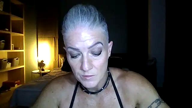 Snapshot of Devon2020 chatting on November 5, 11:43 am Devon2020 online show from November 5, 11:43 am