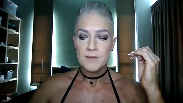 Snapshot of Devon2020 chatting on November 8, 8:47 am Devon2020 online show from November 8, 8:47 am