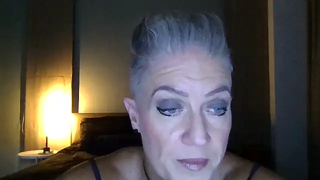 Snapshot of Devon2020 chatting on November 11, 11:43 am Devon2020 online show from November 11, 11:43 am