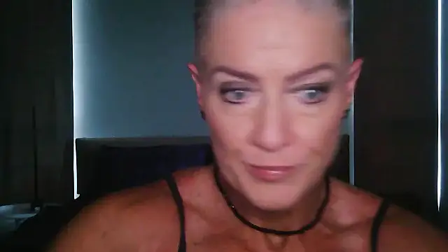 Snapshot of Devon2020 chatting on November 20, 9:09 am Devon2020 online show from November 20, 9:09 am