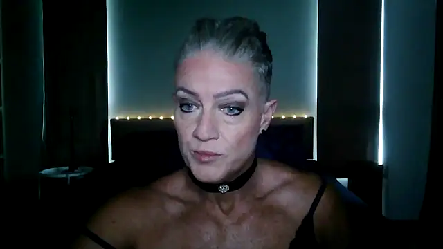 Snapshot of Devon2020 chatting on November 24, 6:57 am Devon2020 online show from November 24, 6:57 am