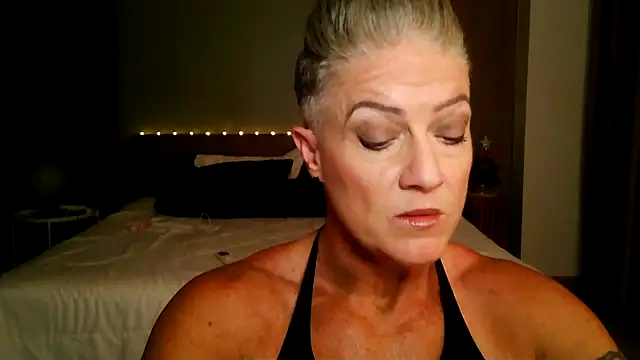 Snapshot of Devon2020 chatting on December 17, 11:38 am Devon2020 online show from December 17, 11:38 am