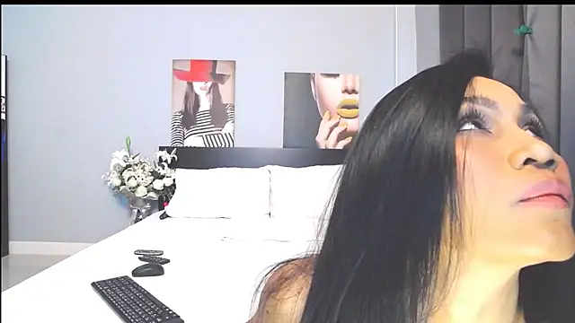 Hotbeebee online show from March 11, 1:26 am