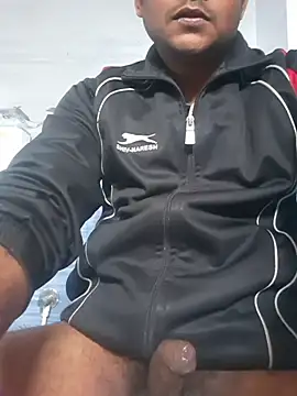 Snapshot of Itsdesi_boy chatting on January 18, 2:48 am Itsdesi boy online show from January 18, 2:48 am