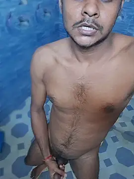 Snapshot of Itsdesi_boy chatting on April 5, 4:42 am Itsdesi boy online show from April 5, 4:42 am