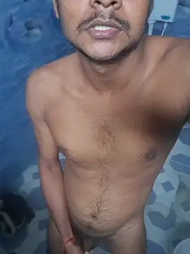 Snapshot of Itsdesi_boy chatting on April 8, 2:44 am Itsdesi boy online show from April 8, 2:44 am