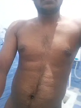 Snapshot of Itsdesi_boy chatting on April 8, 4:18 pm Itsdesi boy online show from April 8, 4:18 pm