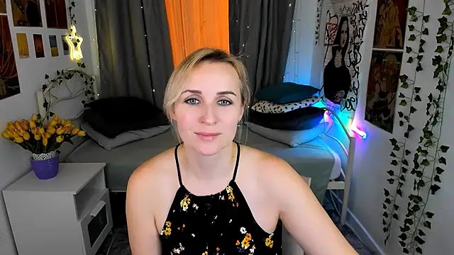 Snapshot of Karinella_x chatting on March 2, 9:11 pm Karinella x online show from March 2, 9:11 pm