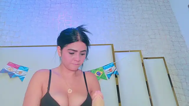Snapshot of paola_rodriguez chatting on June 27, 9:58 am paola rodriguez online show from June 27, 9:58 am