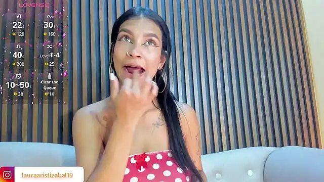 LauraAristizabal online show from February 1, 7:44 pm