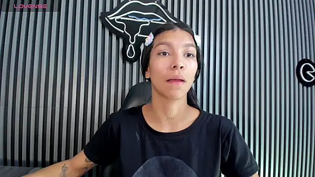 LauraAristizabal online show from February 26, 12:47 pm