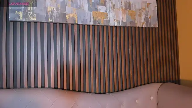 LauraAristizabal online show from September 18, 1:35 pm