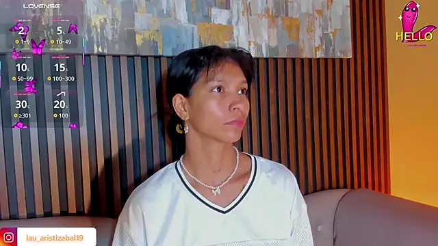 LauraAristizabal online show from February 12, 11:05 am