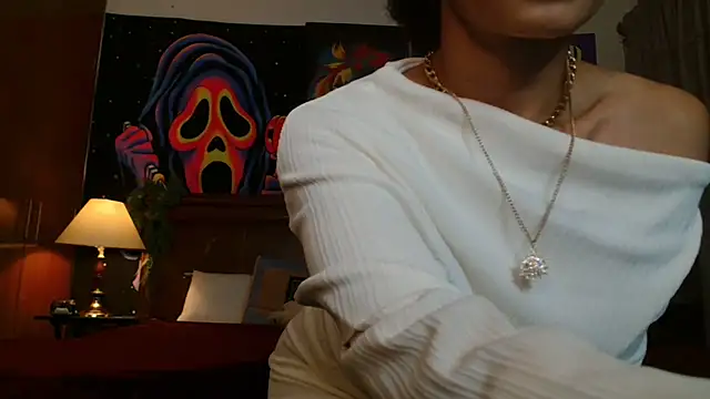 Snapshot of MINI_Petite chatting on December 13, 7:15 am MINI Petite online show from December 13, 7:15 am