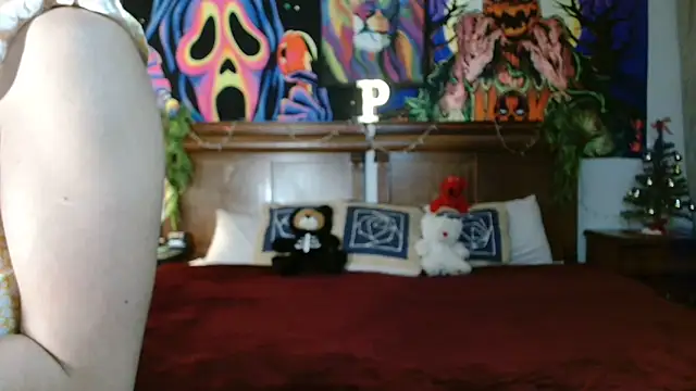 Snapshot of MINI_Petite chatting on December 18, 4:31 am MINI Petite online show from December 18, 4:31 am