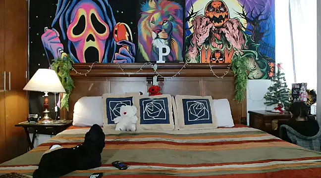 Snapshot of MINI_Petite chatting on December 23, 7:52 pm MINI Petite online show from December 23, 7:52 pm