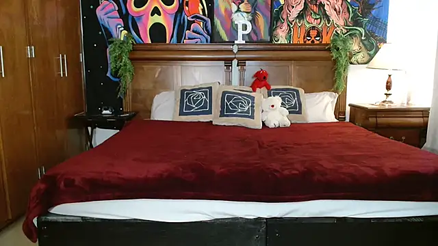 Snapshot of MINI_Petite chatting on January 6, 7:13 pm MINI Petite online show from January 6, 7:13 pm