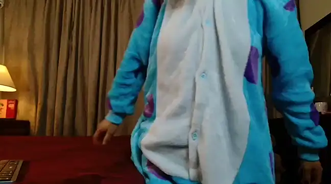 Snapshot of MINI_Petite chatting on January 31, 4:47 am MINI Petite online show from January 31, 4:47 am