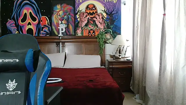 Snapshot of MINI_Petite chatting on February 12, 9:22 pm MINI Petite online show from February 12, 9:22 pm